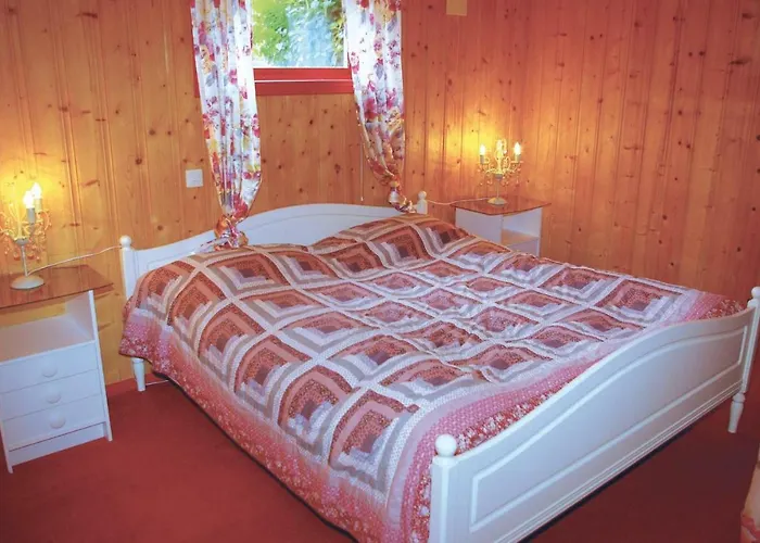 בית נופש 5 Bedroom Awesome In Borhaug